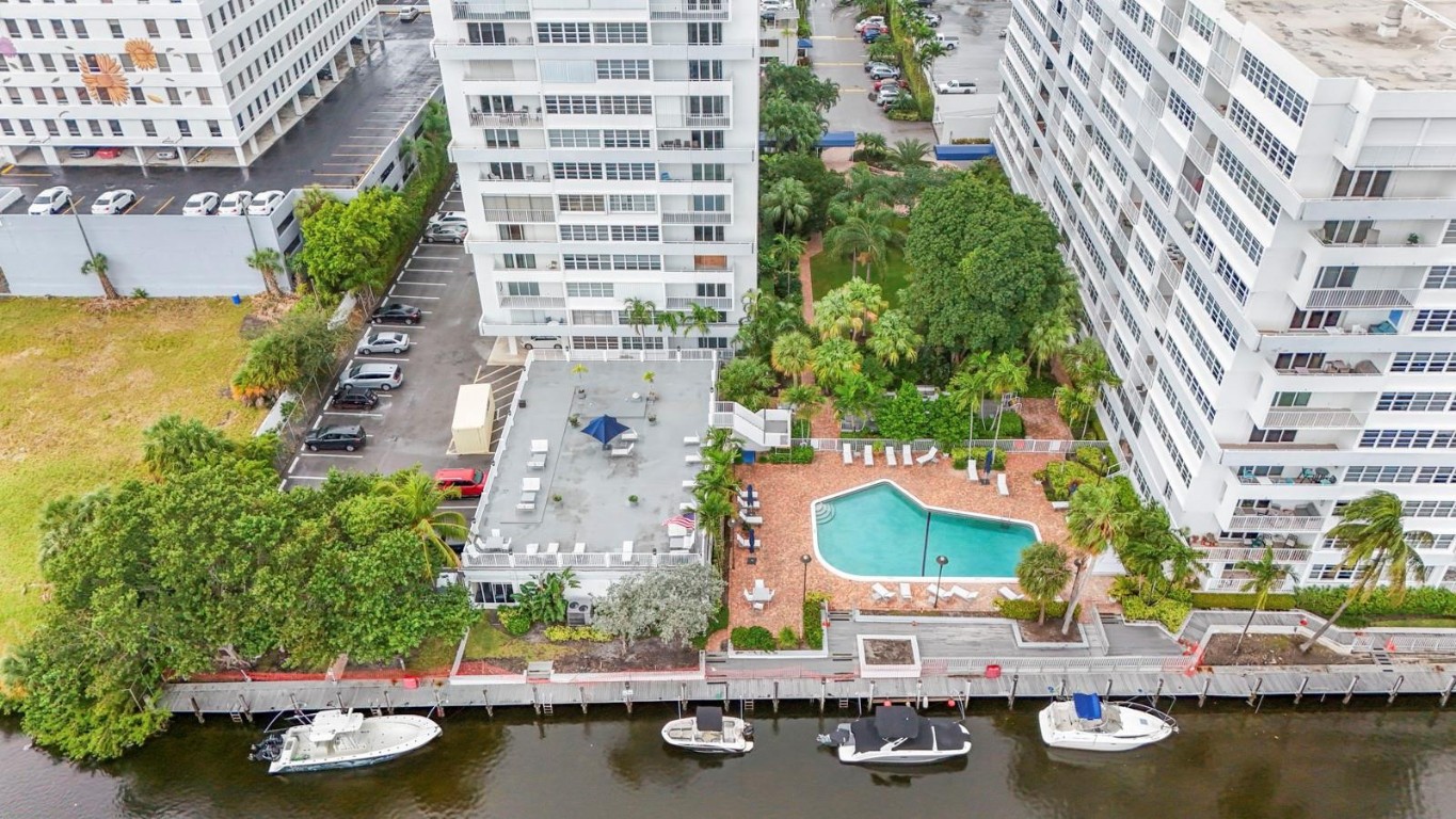 1160 N Federal Hwy 1117