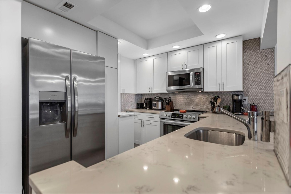 1160 N Federal Hwy 1117