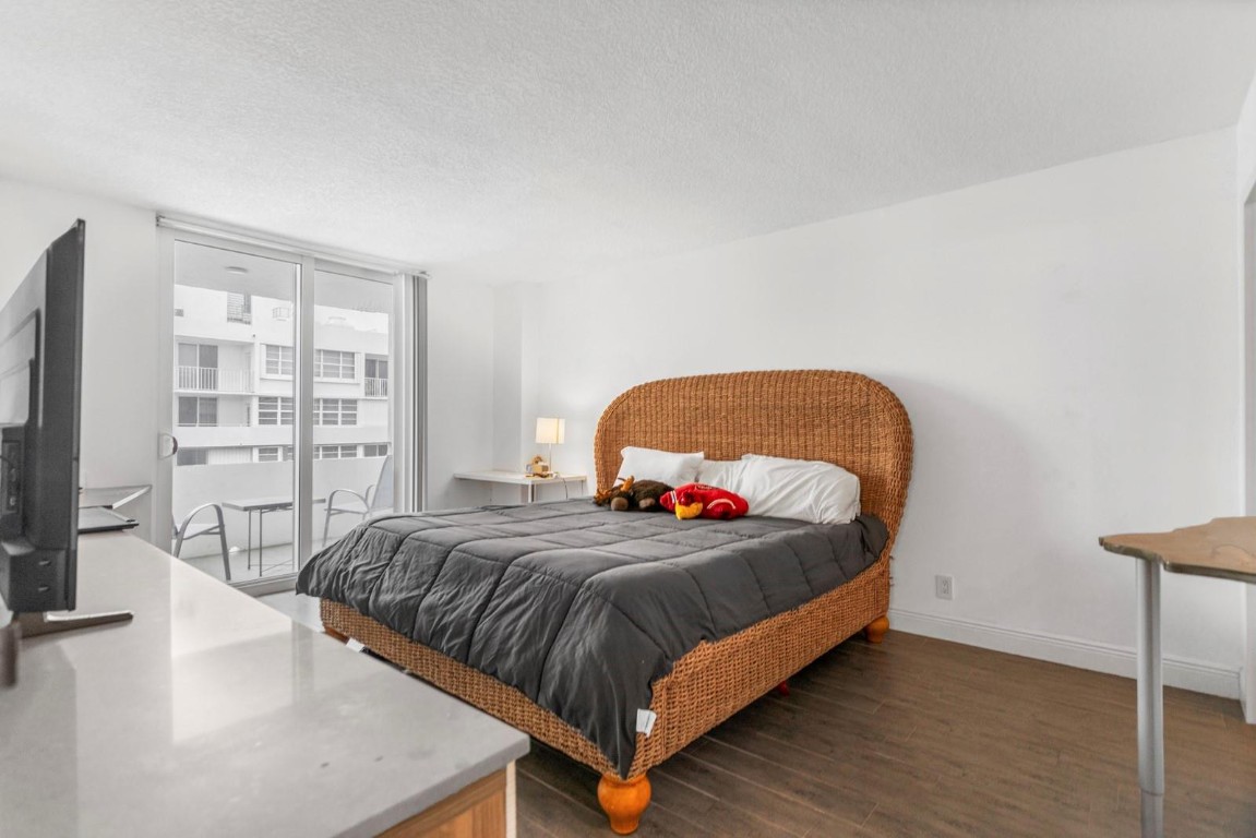 1160 N Federal Hwy 1117