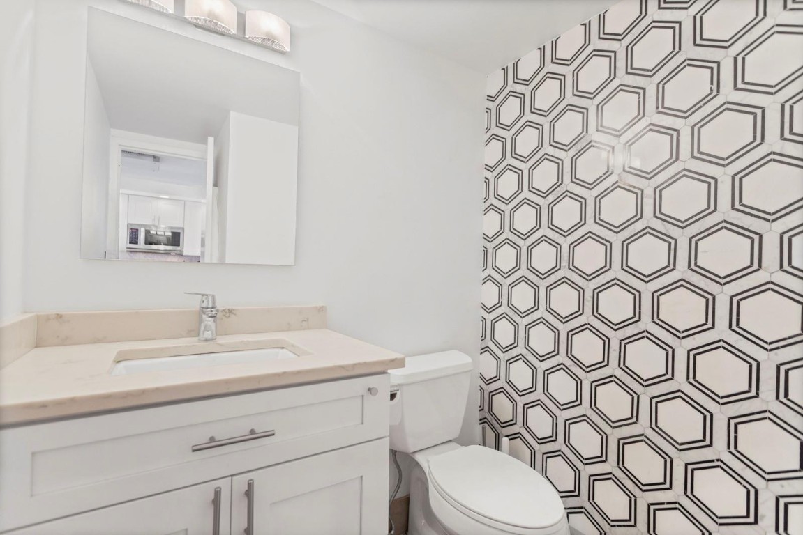 1160 N Federal Hwy 1117