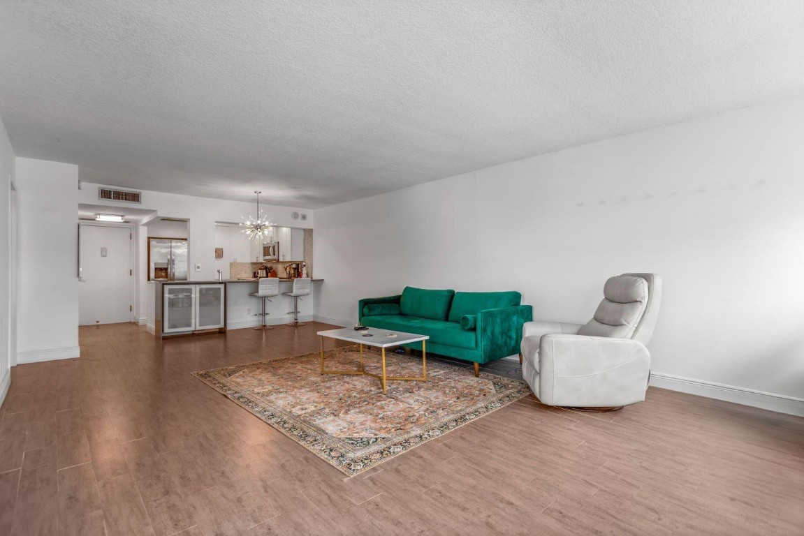 1160 N Federal Hwy 1117