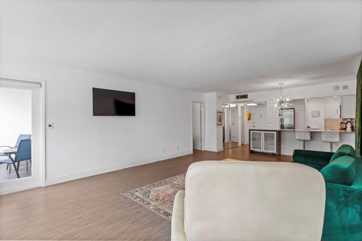 1160 N Federal Hwy 1117