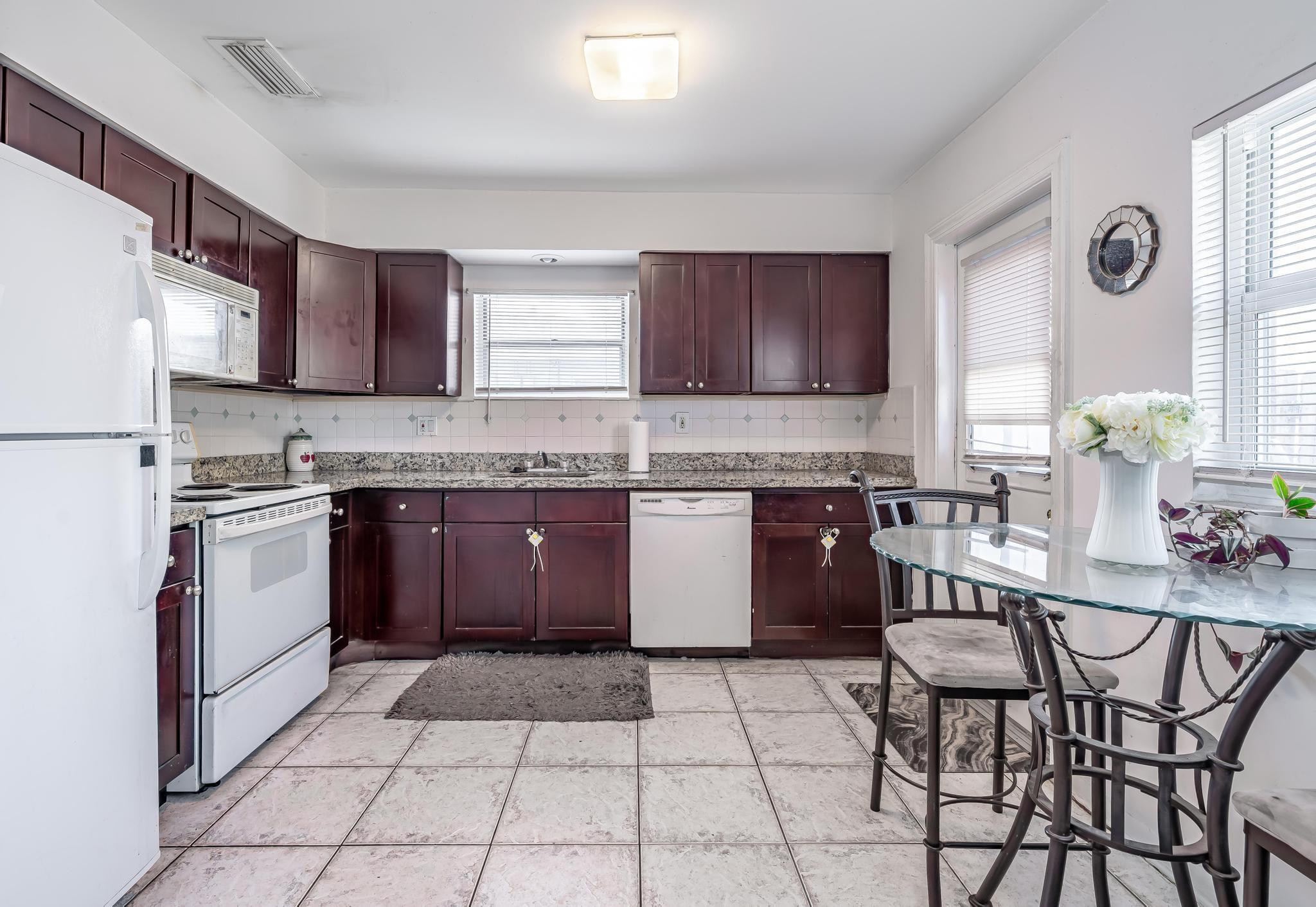 151 SW 15th St