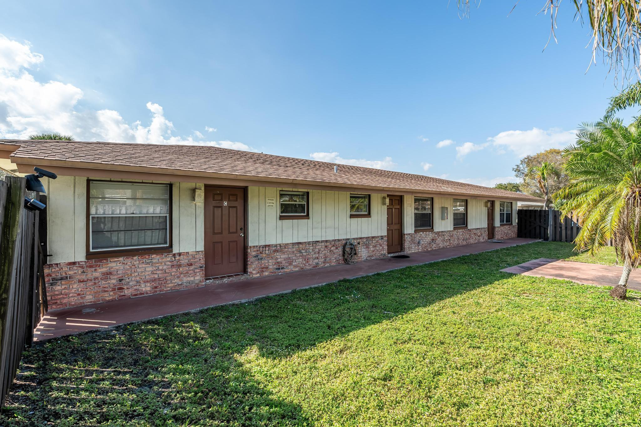 151 SW 15th St