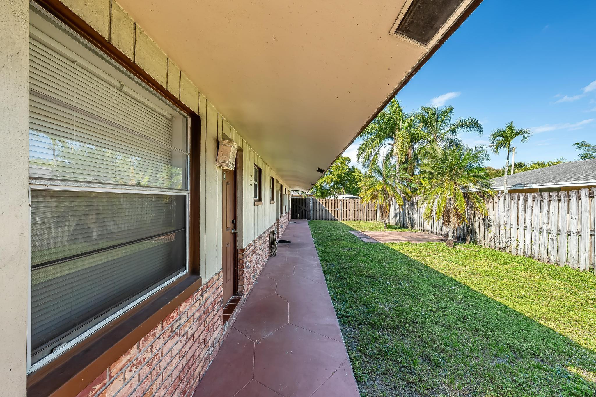151 SW 15th St