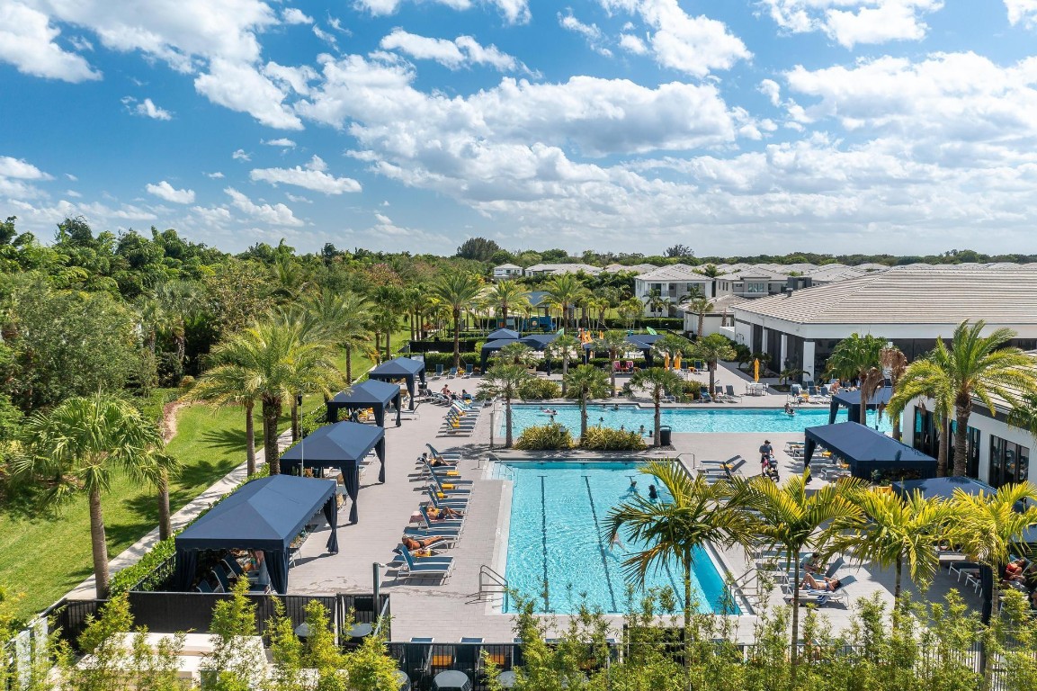 17273 Windy Pointe Ln