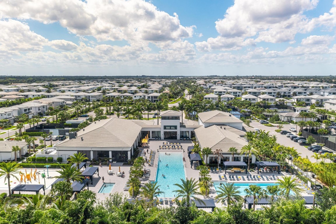 17273 Windy Pointe Ln