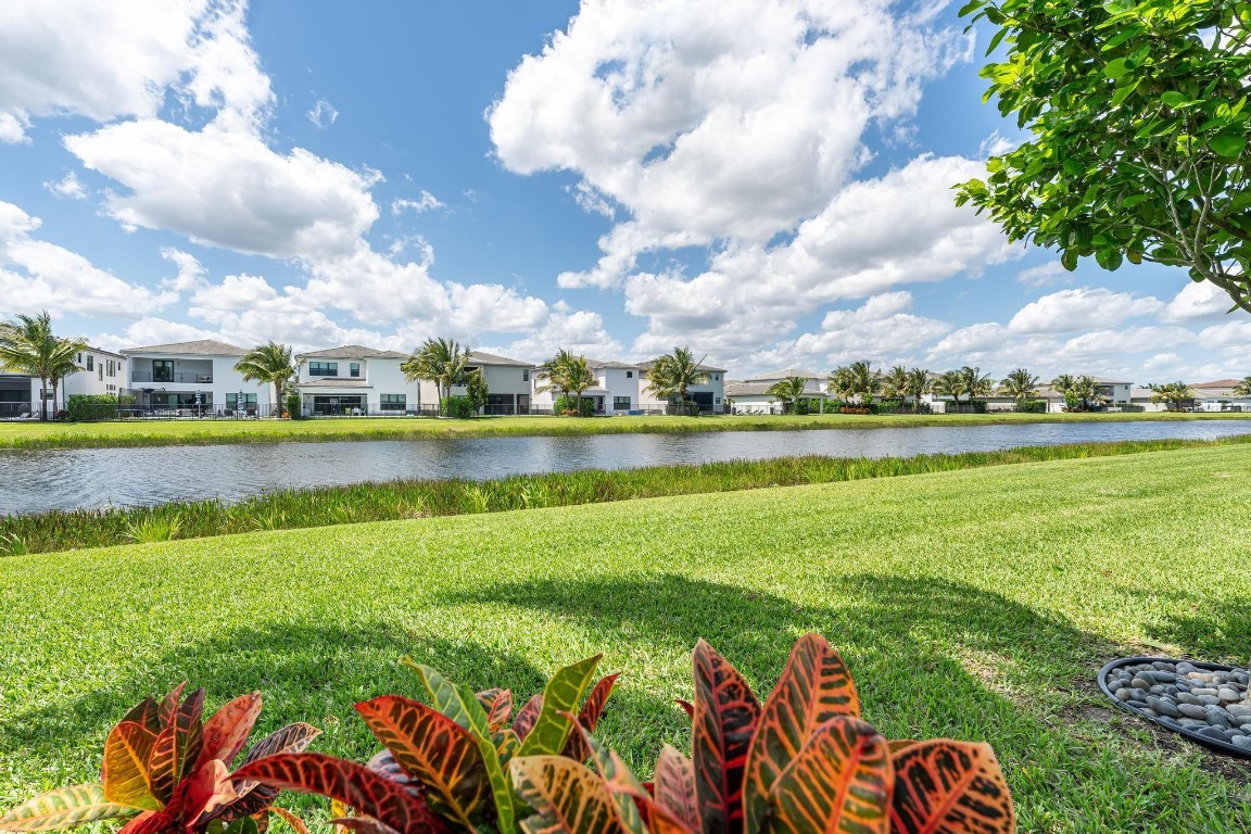 17273 Windy Pointe Ln