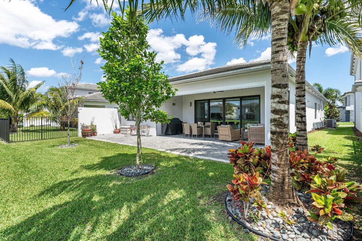 17273 Windy Pointe Ln