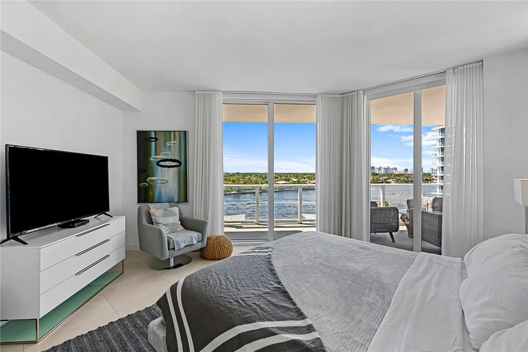 401 N Birch Road 708