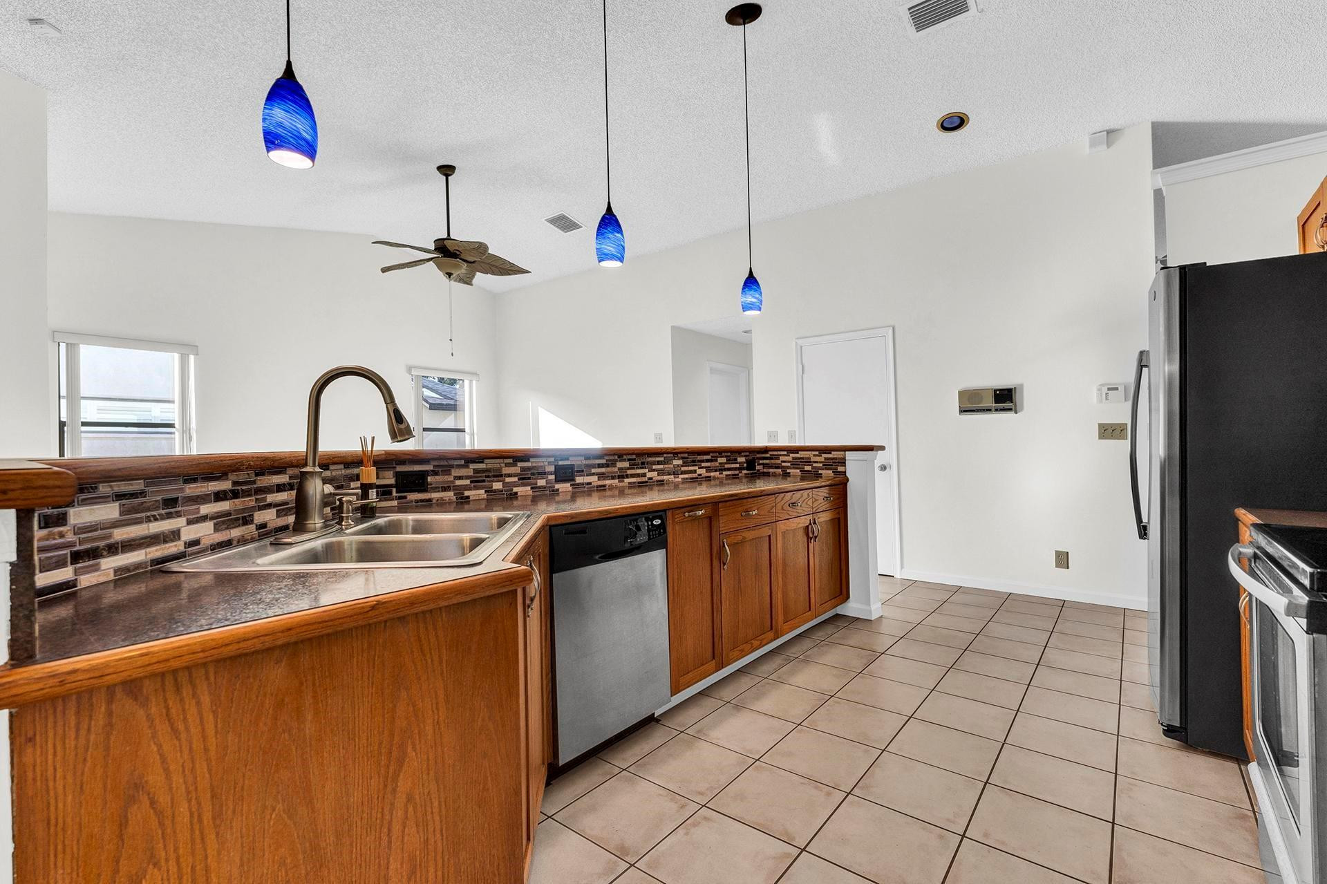 11960 NW 24th St