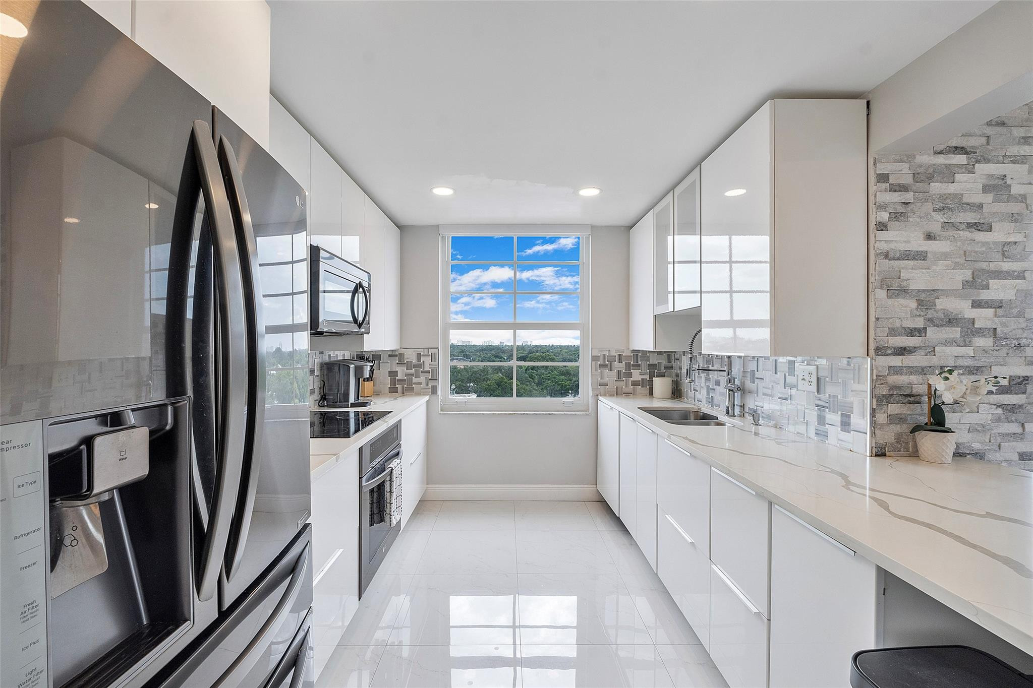 520 SE 5th Ave 2611