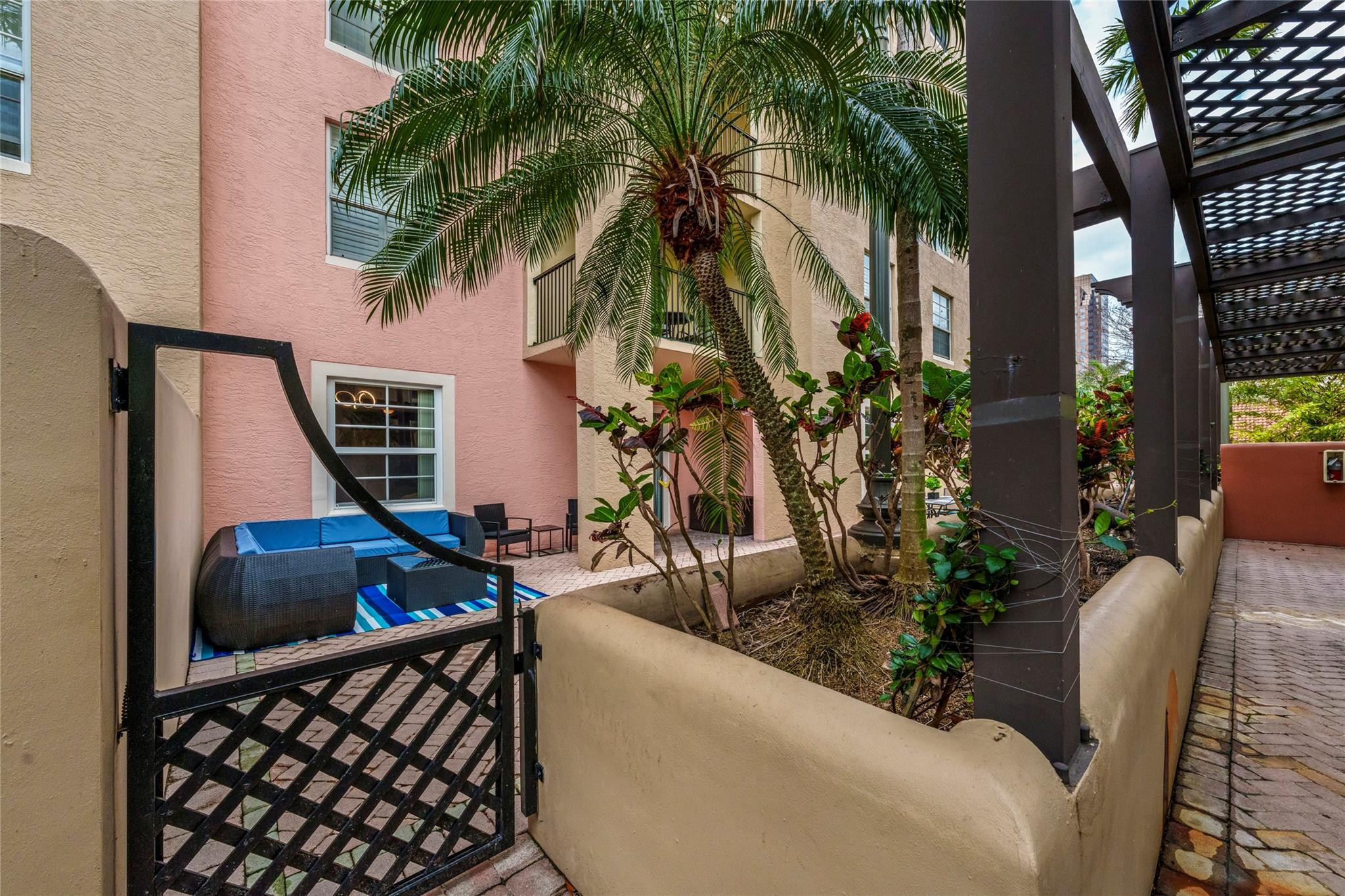 520 SE 5th Ave 1112