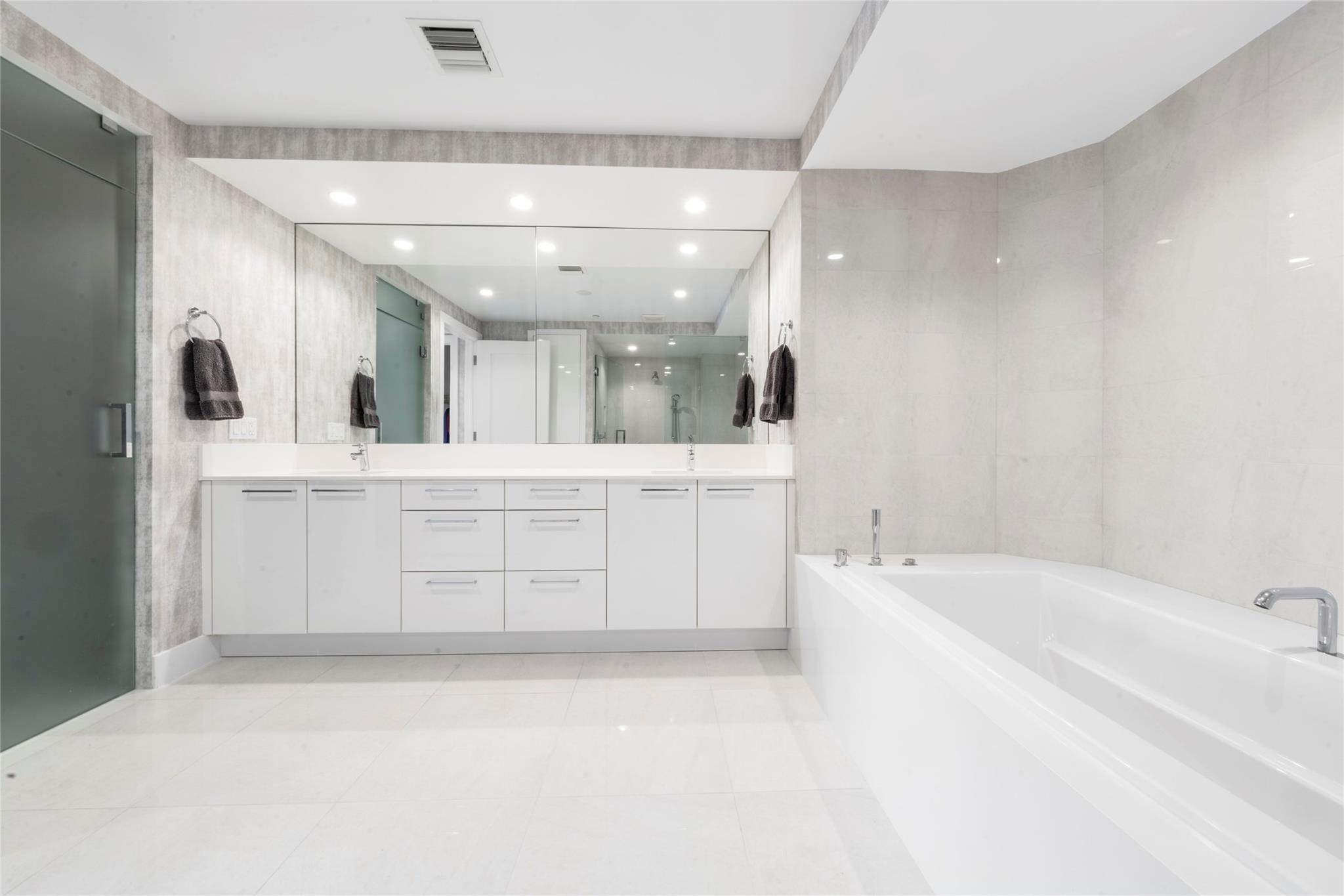 100 E Las Olas Blvd 3403