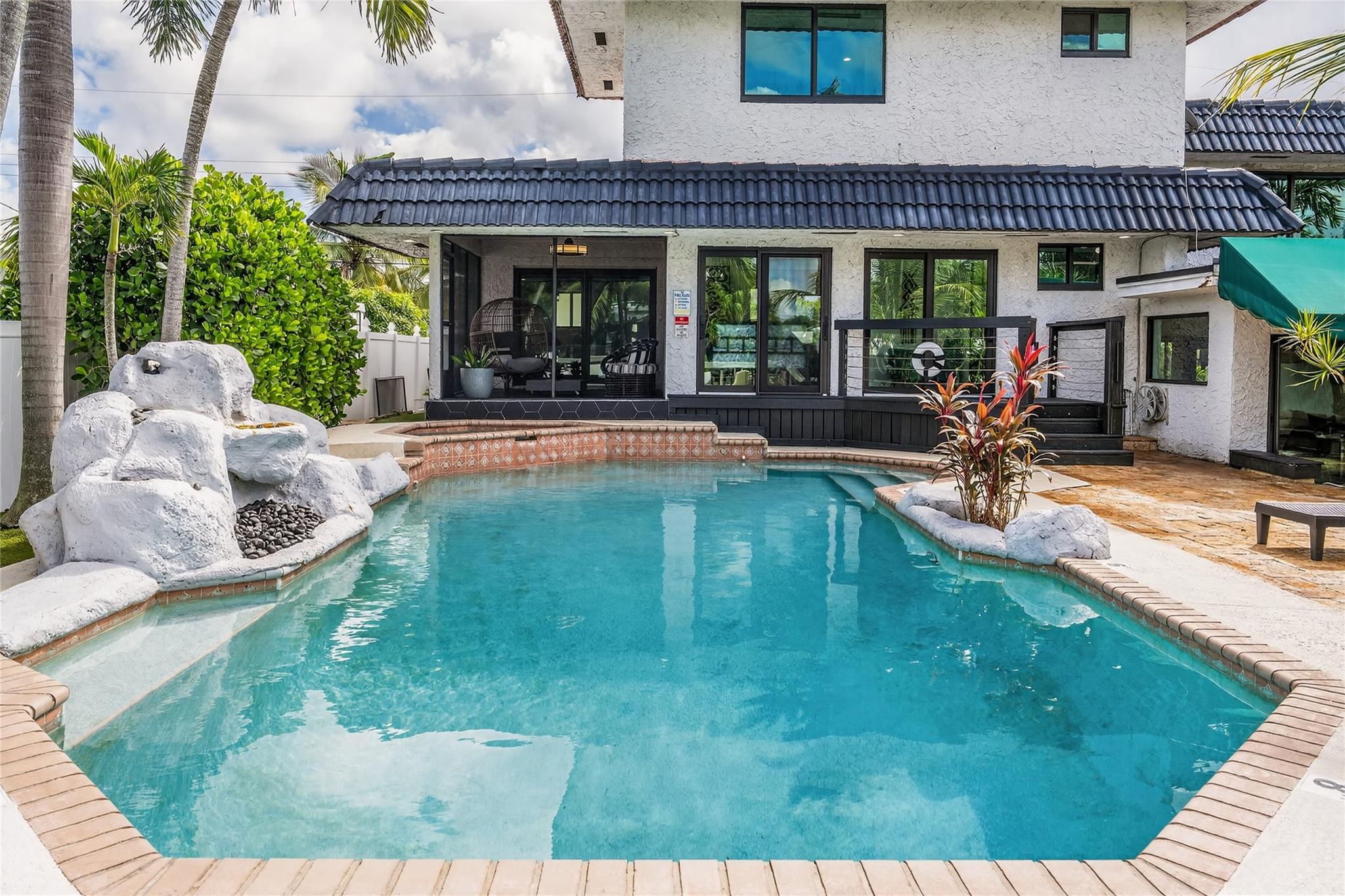 2625 Nassau Ln