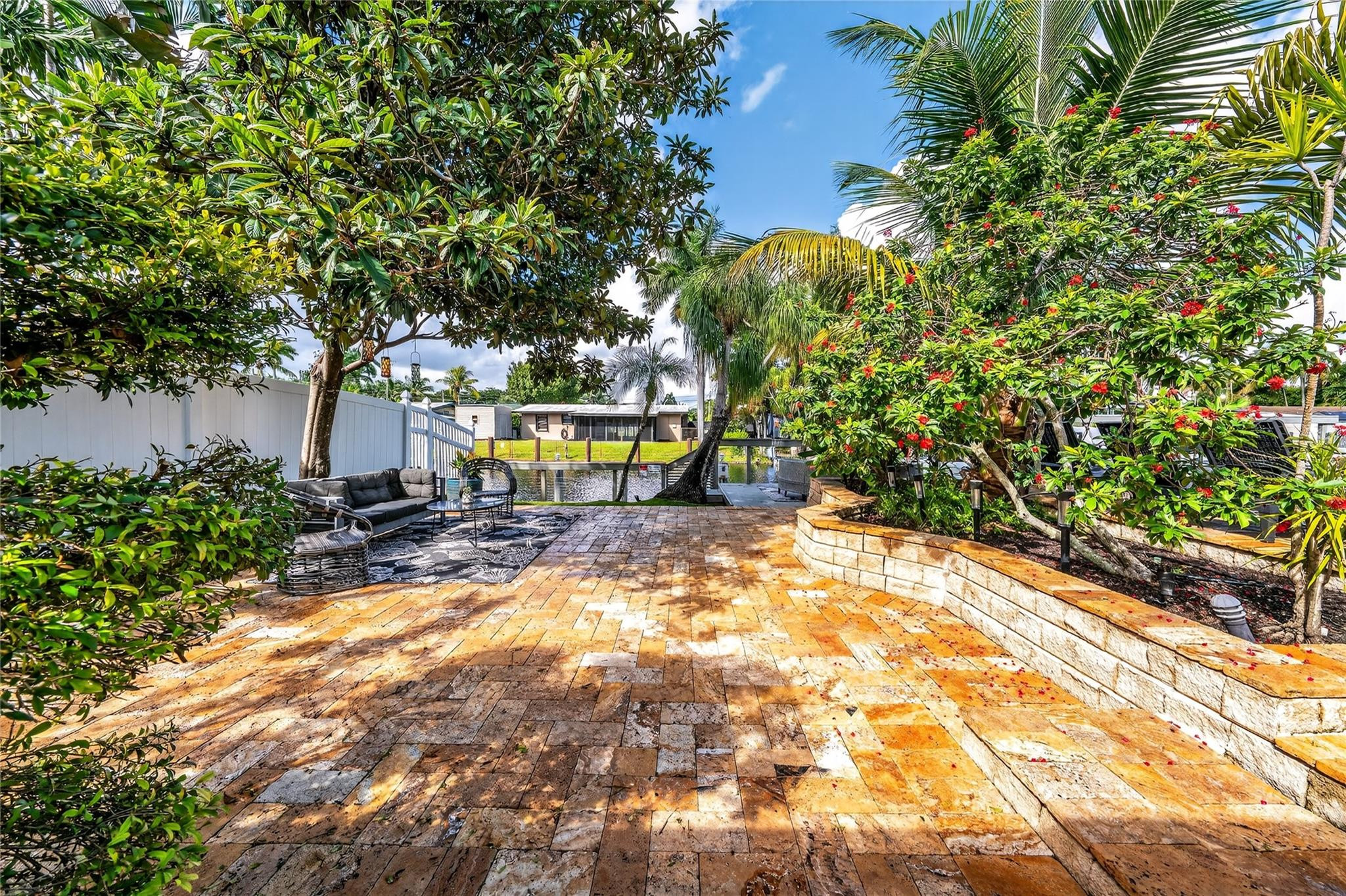 2625 Nassau Ln