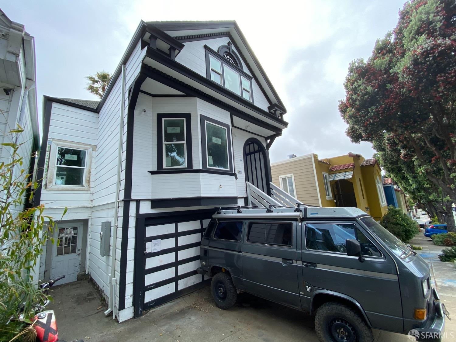 1457 Hudson Avenue