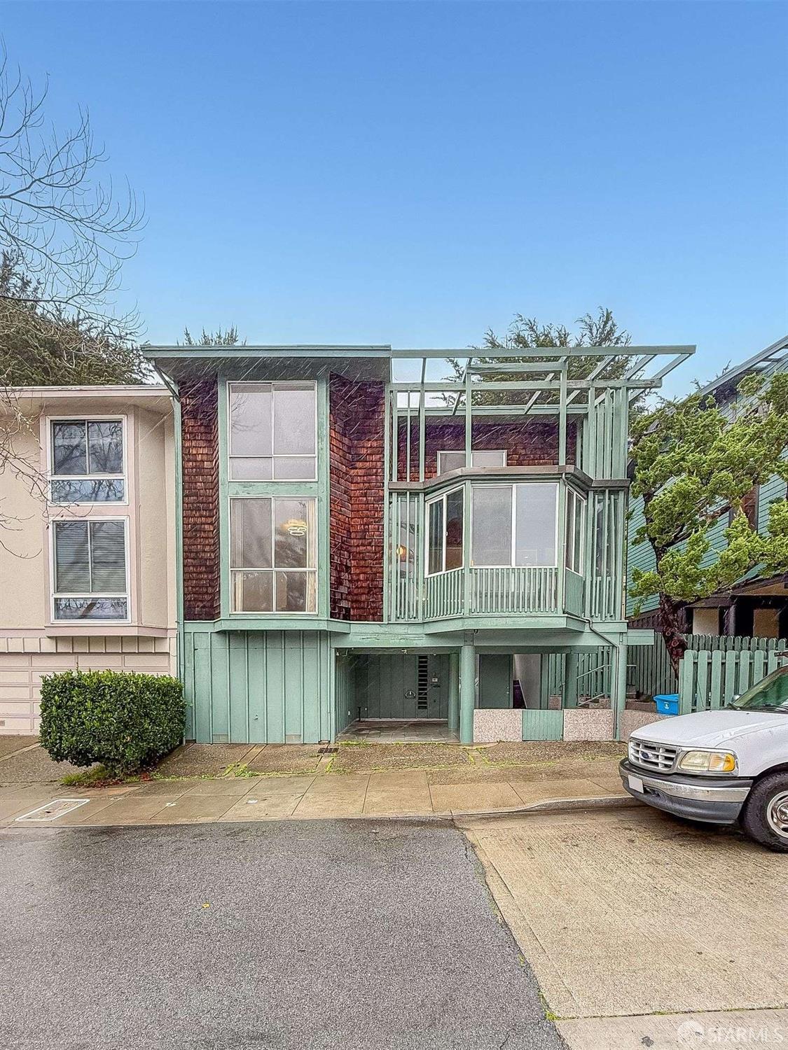 131 Turquoise Way