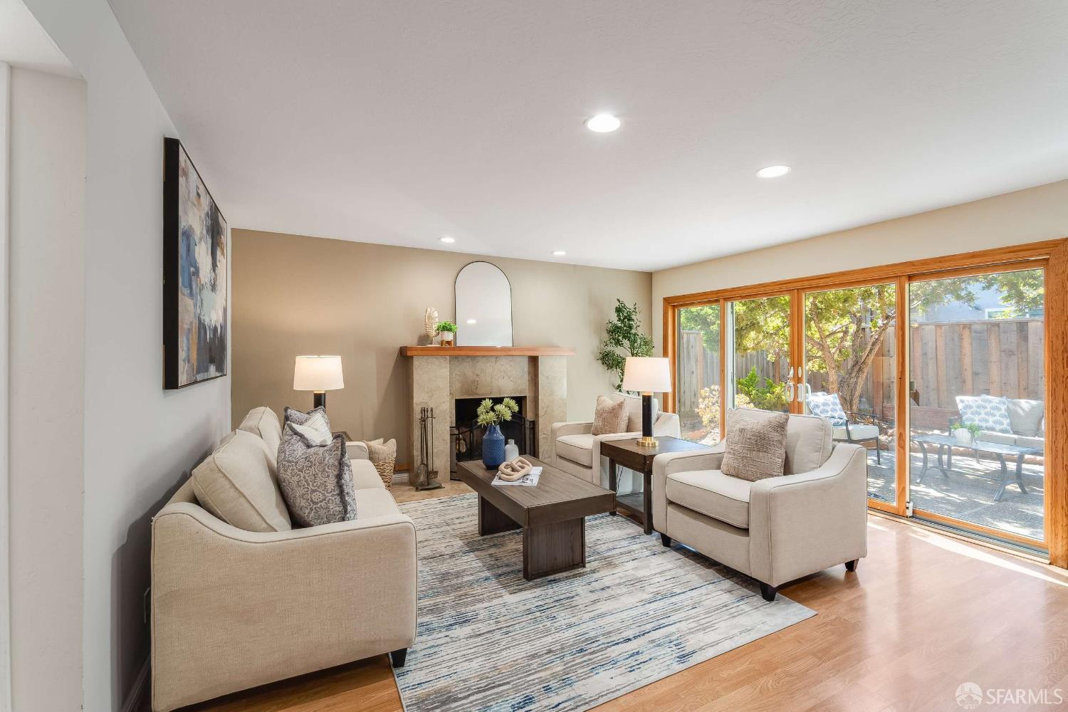 913 Laguna Circle