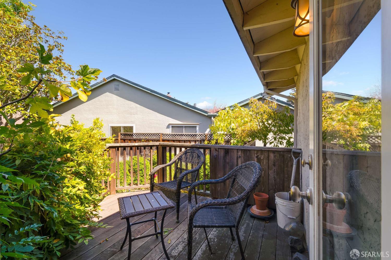 913 Laguna Circle