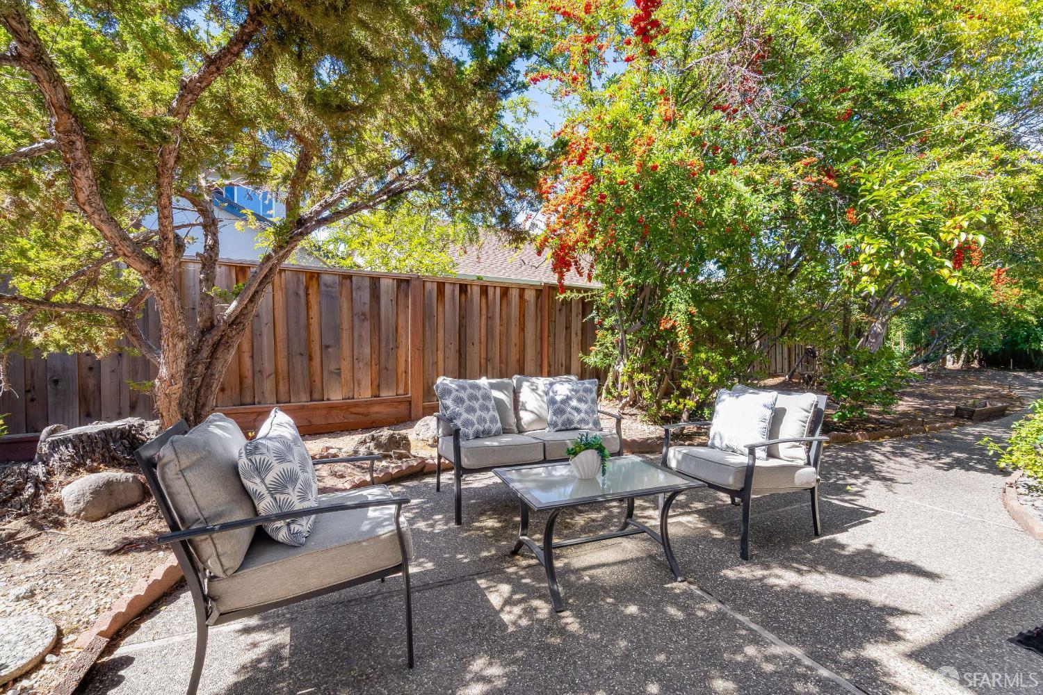 913 Laguna Circle