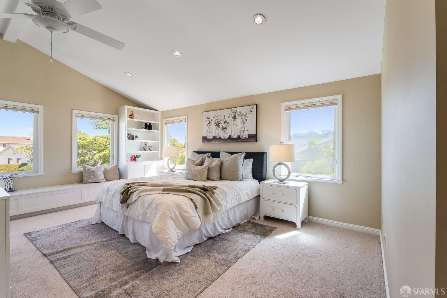 913 Laguna Circle