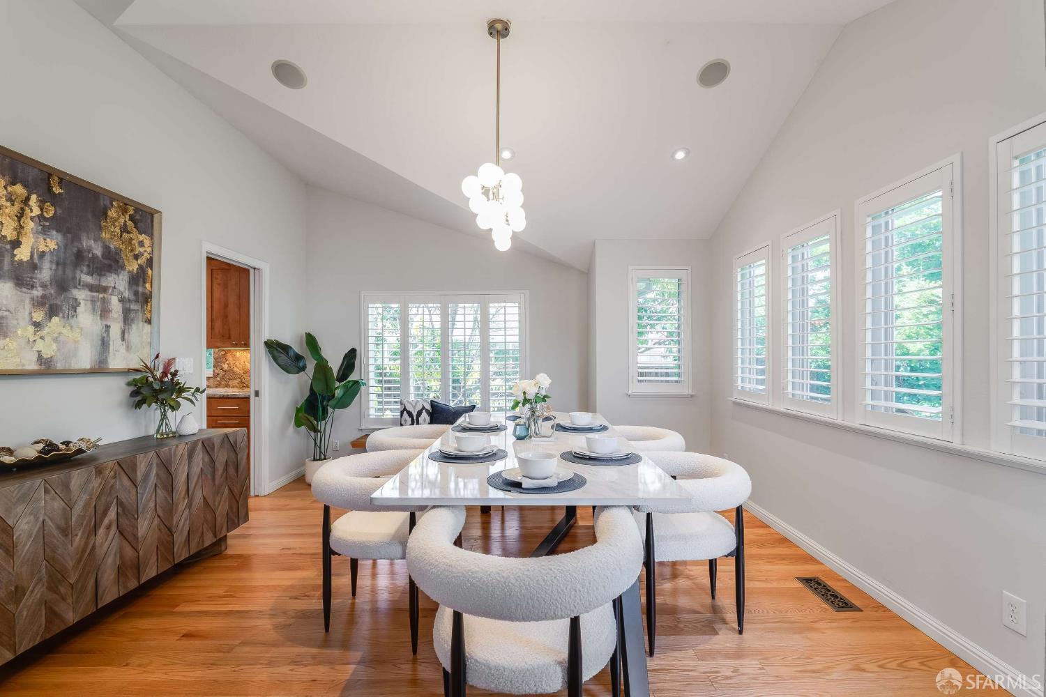 913 Laguna Circle