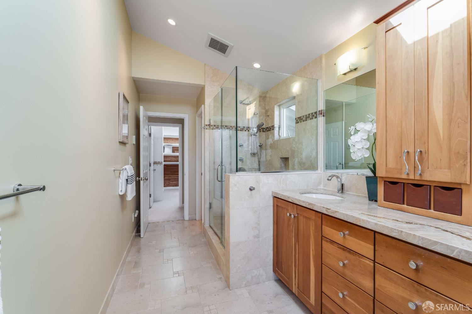 913 Laguna Circle