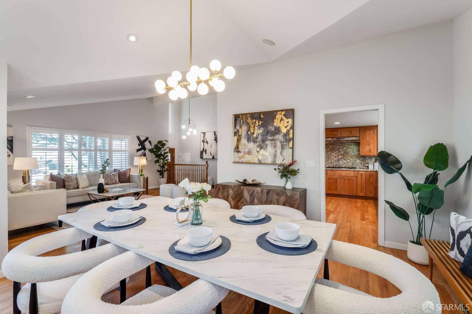 913 Laguna Circle