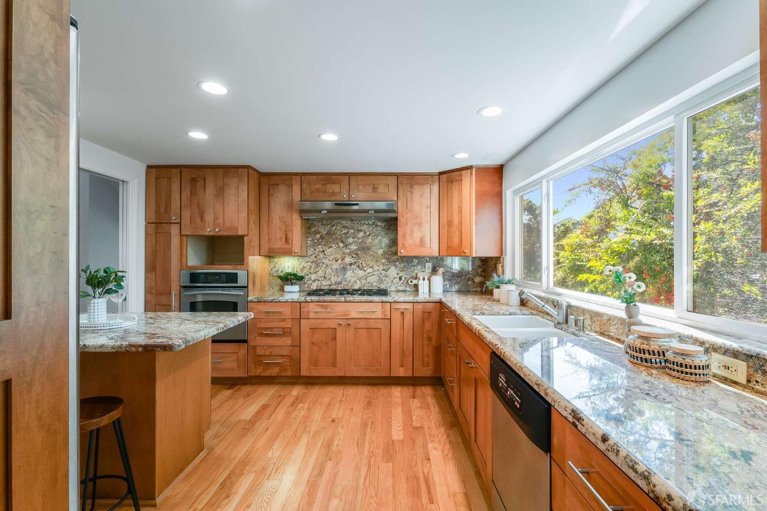 913 Laguna Circle
