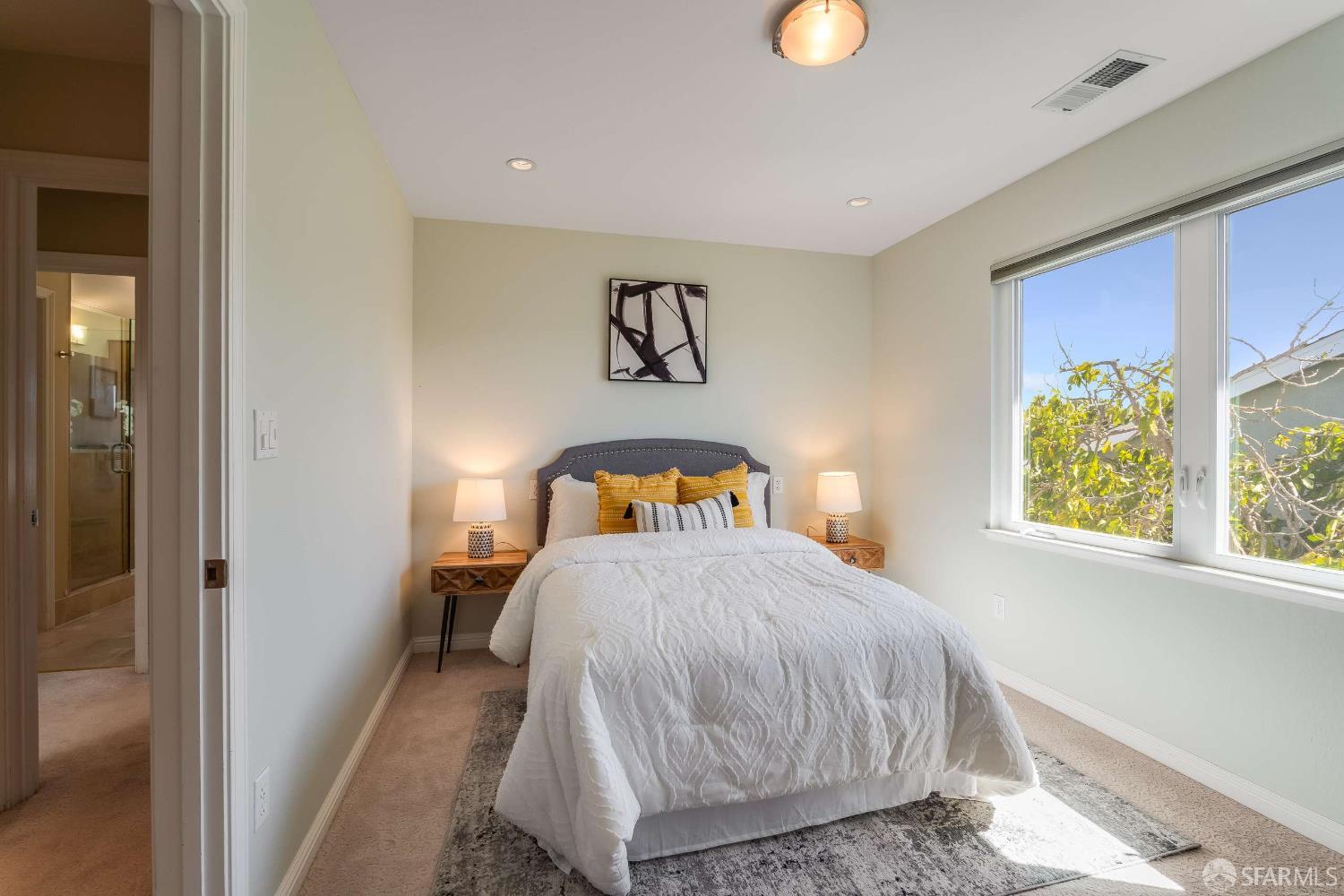913 Laguna Circle