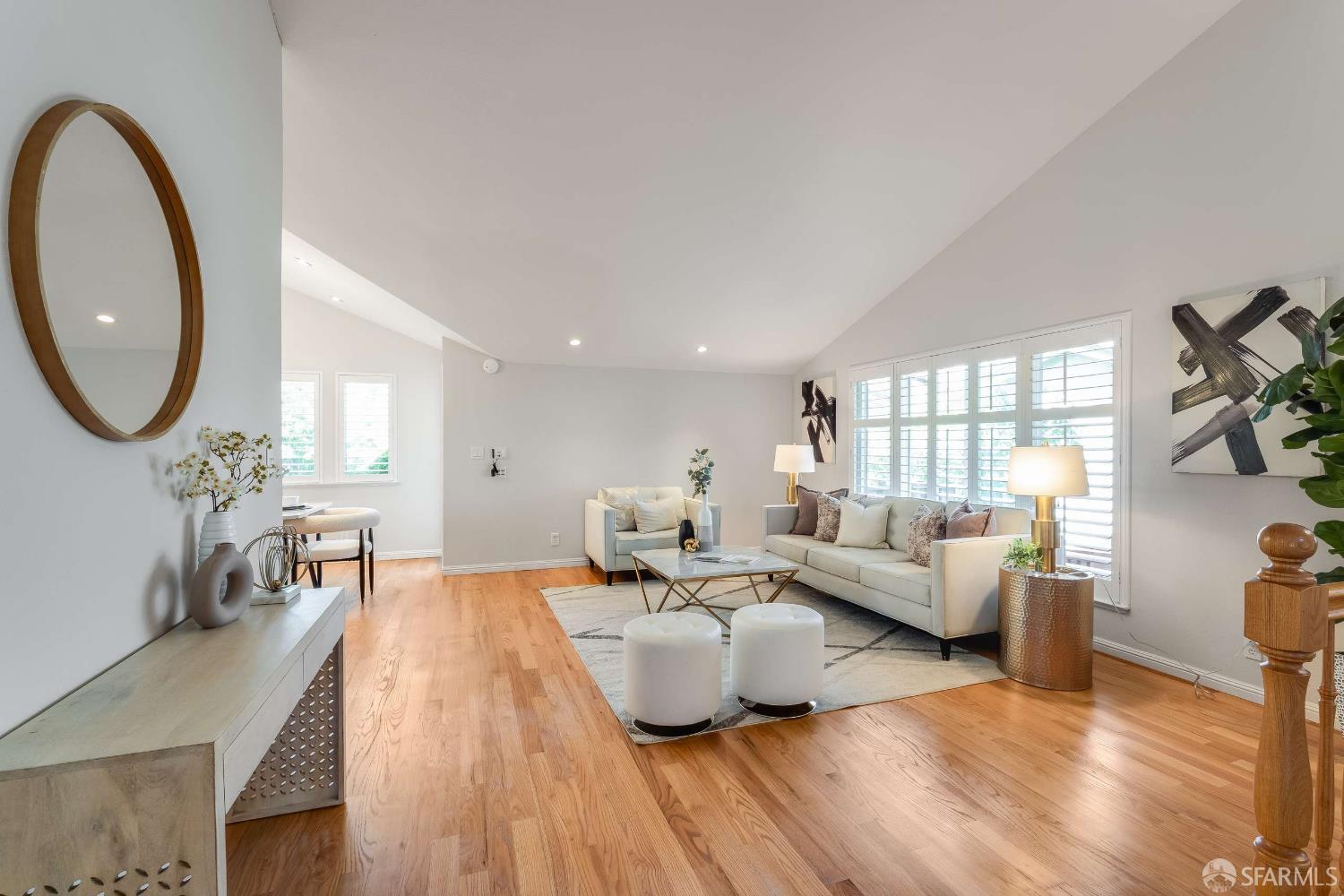 913 Laguna Circle