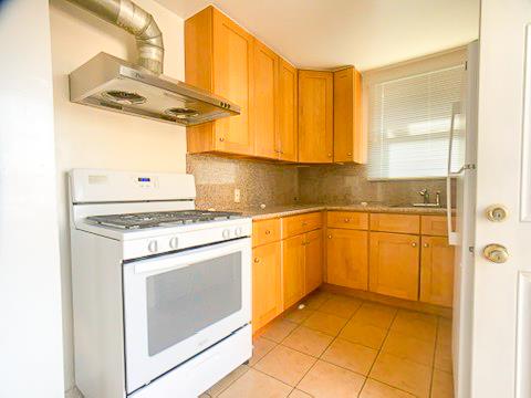 404 Spruce Avenue Unit: 2