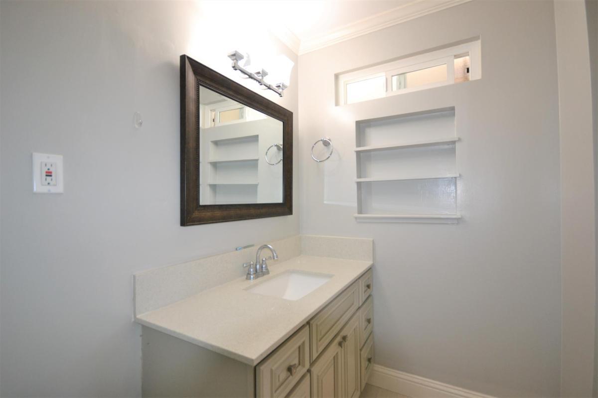 926 Bermuda DR