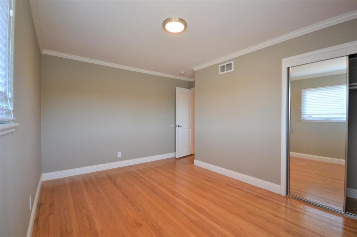 926 Bermuda DR