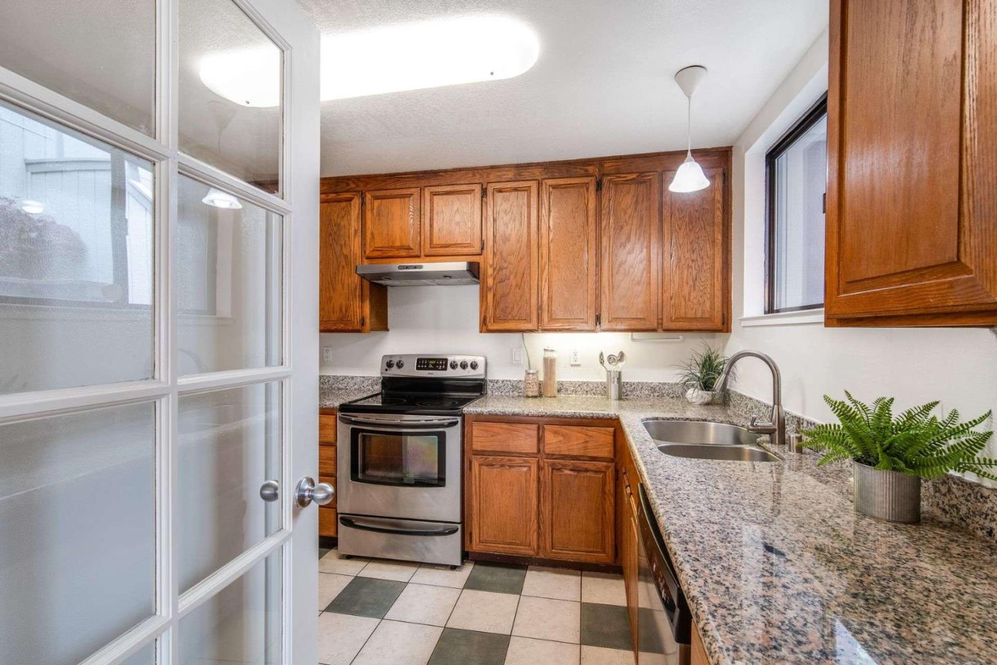 374 Innisfree DR