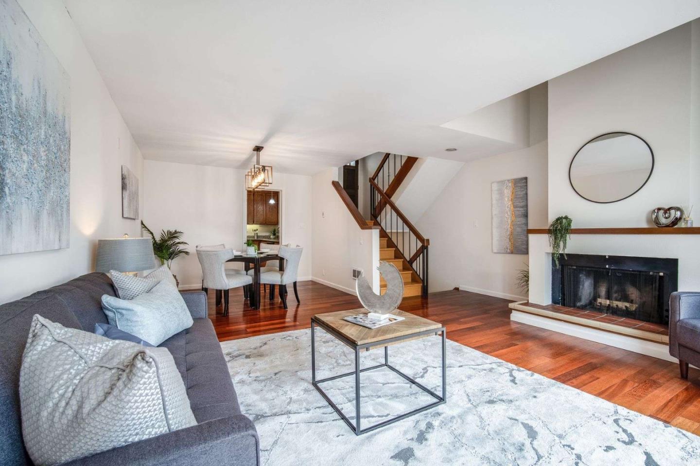 374 Innisfree DR