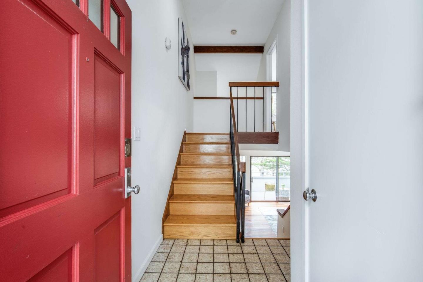 374 Innisfree DR