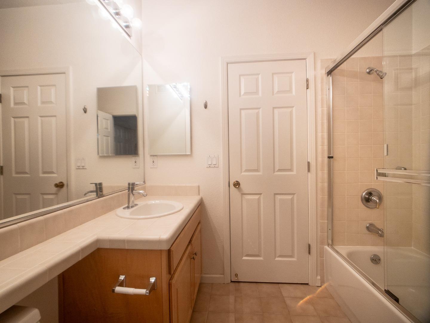 131 Golden Eagle LN