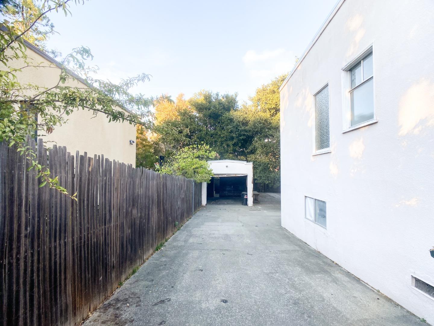 1150 Vancouver AVE
