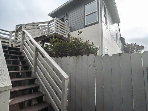 212 Village LN