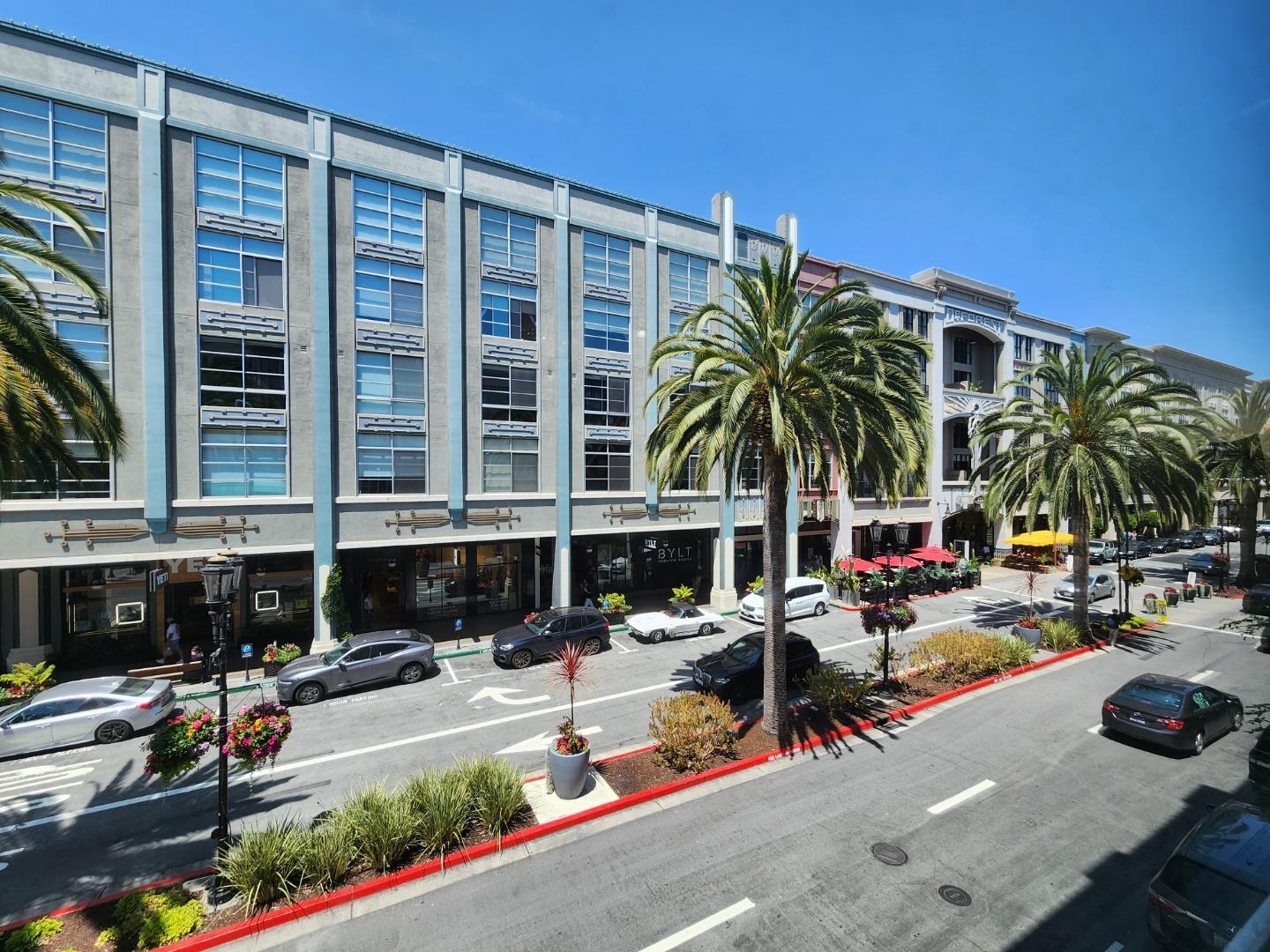 334 Santana Row 242