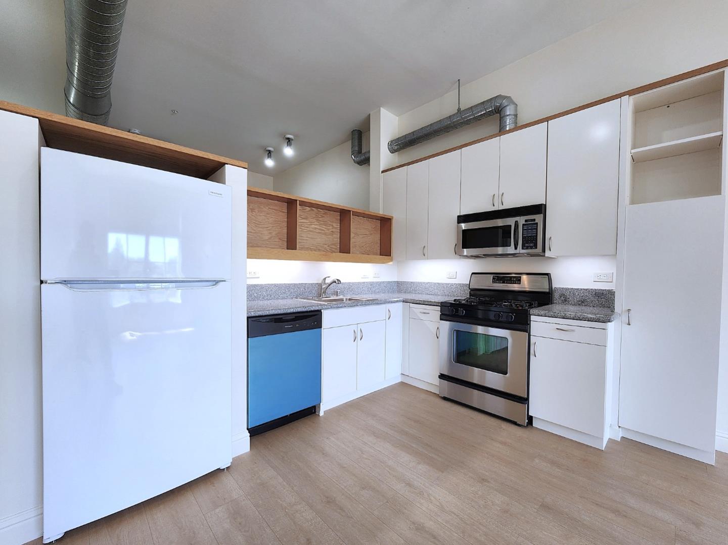 334 Santana Row 242