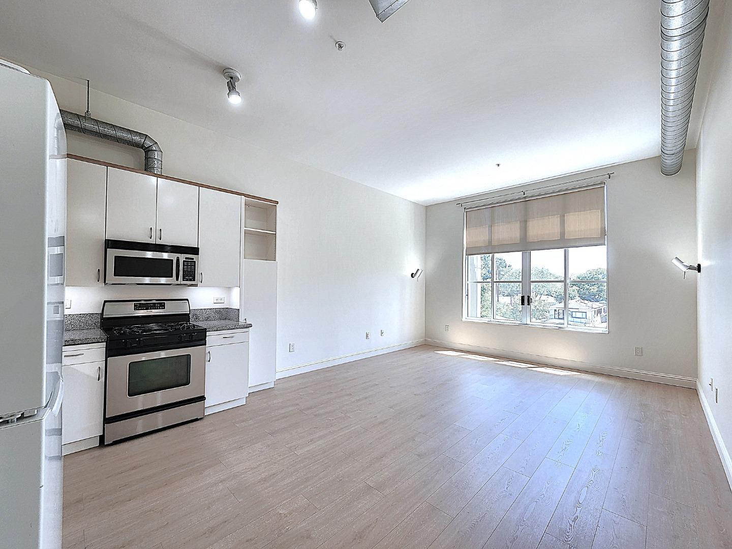 334 Santana Row 242