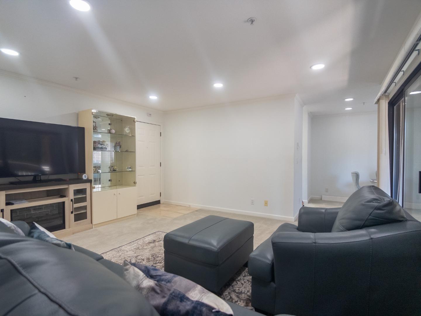 2425 South Norfolk Street 106