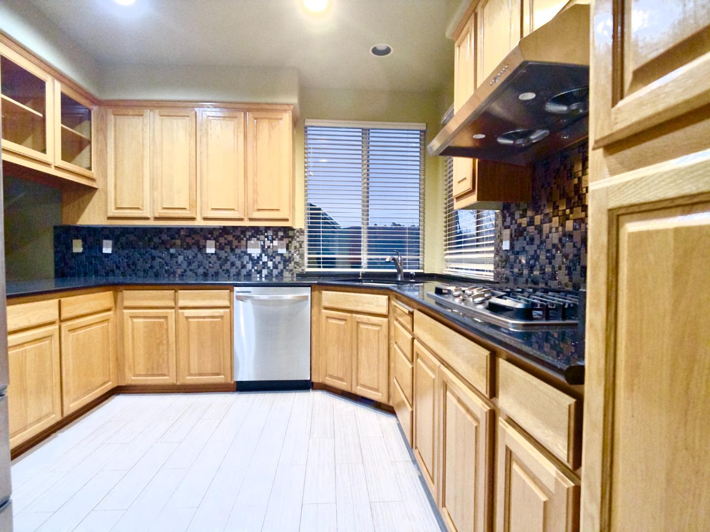 15 Parkridge Circle