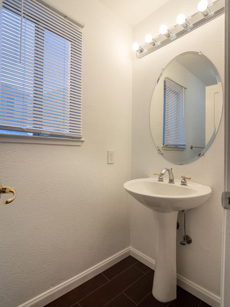 15 Parkridge Circle