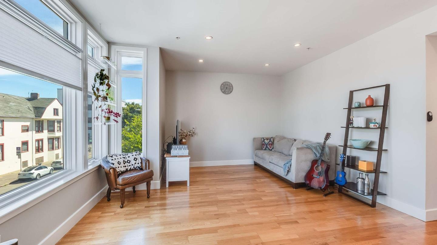 275 9th Street 3