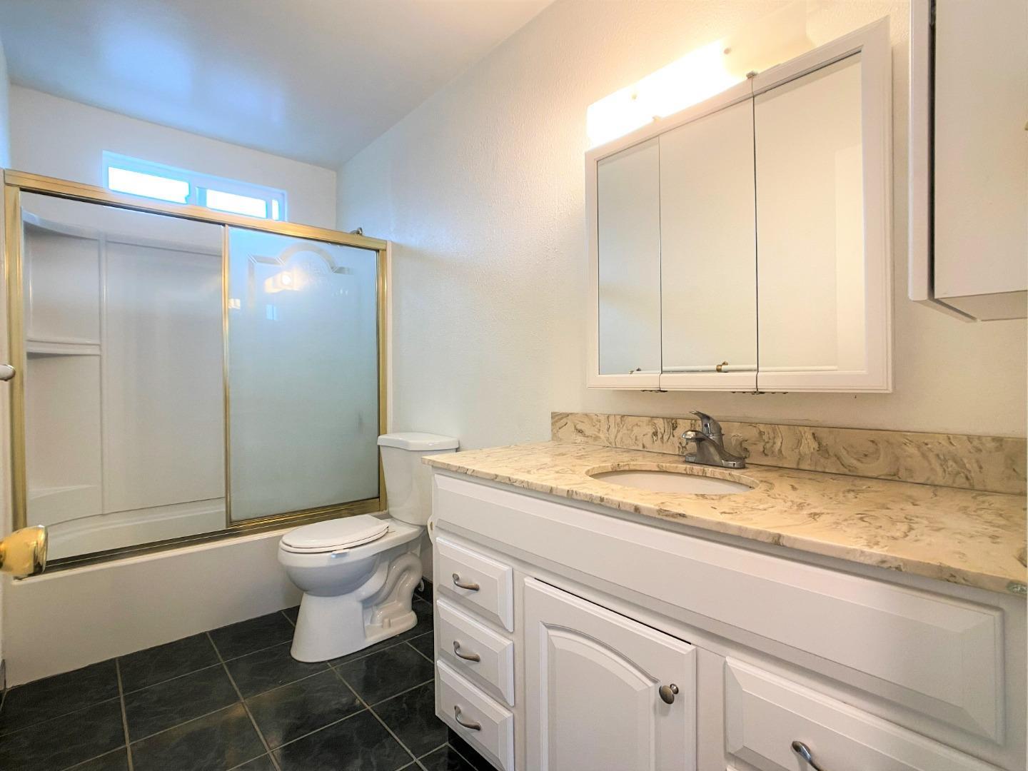 1215 Skyline Drive