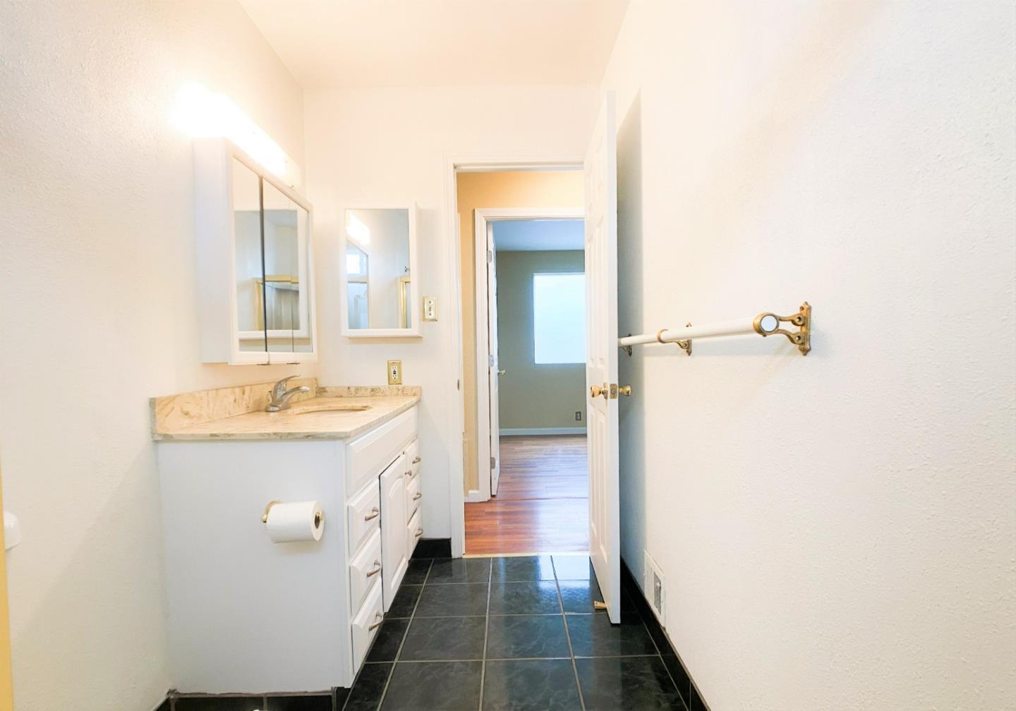 1215 Skyline Drive